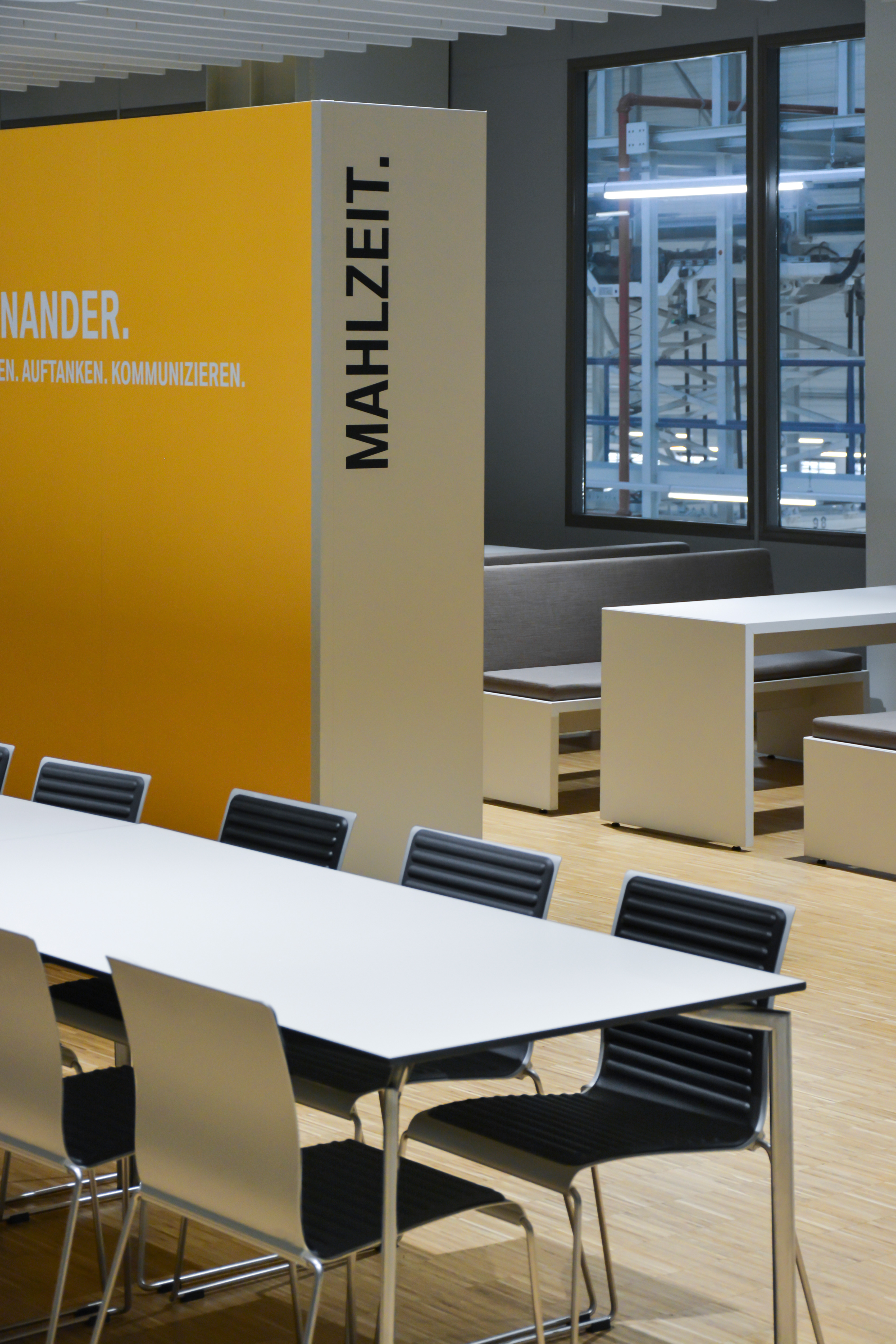 Mäder Haslbeck interior / Betriebsrestaurant Fertigungsbereich BMW Group Werk Leipzig