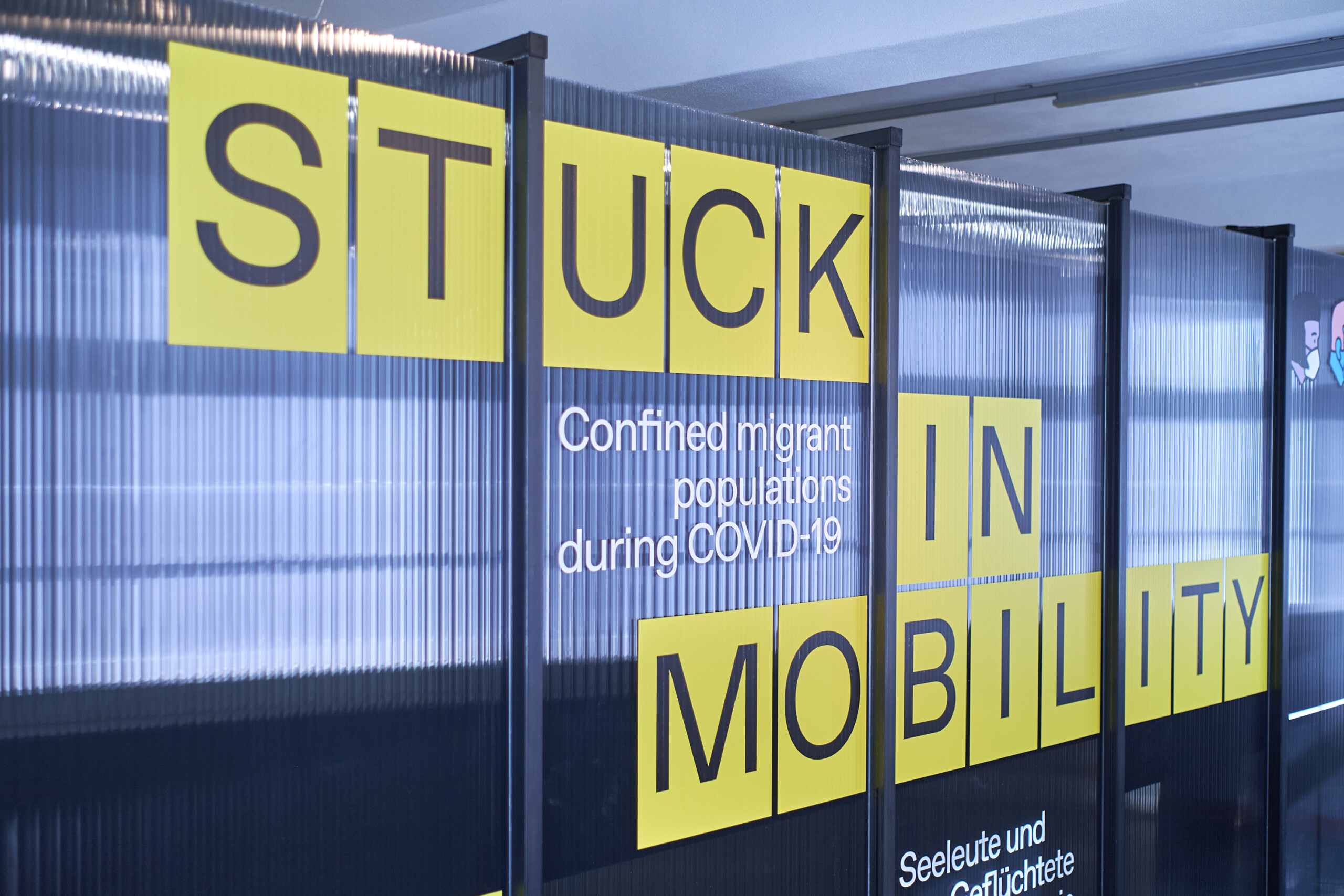 Mäder Haslbeck exhibition / „Still Stehen – stuck in mobility“ Seeleute und Geflüchtete in der Pandemie